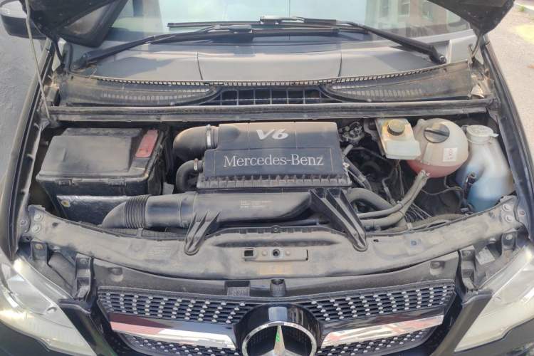 Used Mercedes-Benz Viano 2013 3.0L Comfort Edition Engine Bay