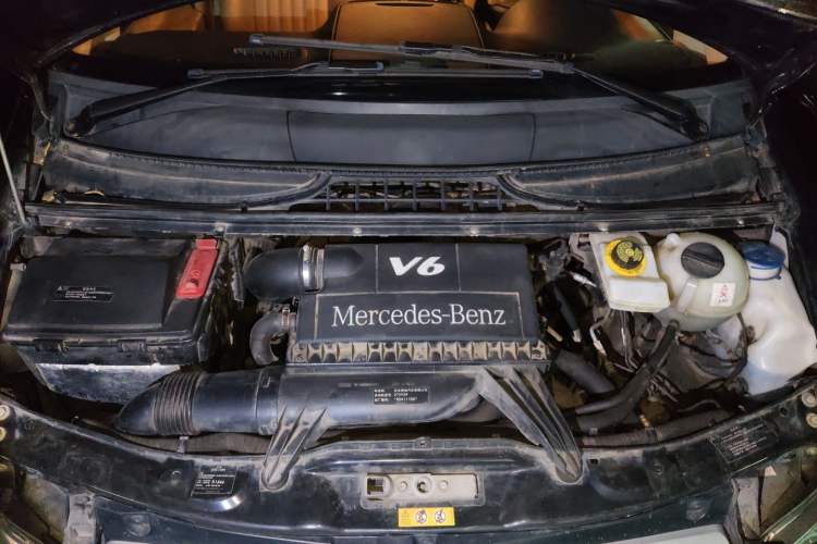 Used Mercedes-Benz Viano 2013 3.0L Comfort Edition Engine Bay