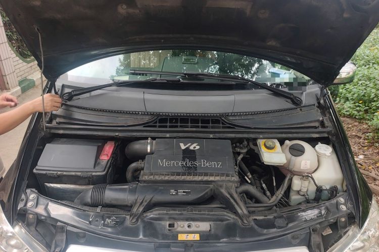 Used Mercedes-Benz Viano 2013 3.0L Navigator Edition Engine Bay
