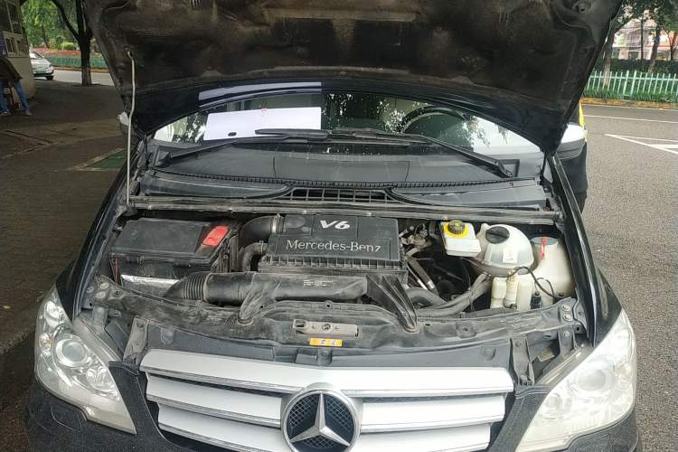 Used Mercedes-Benz Viano 2013 3.0L Navigator Edition Engine Bay
