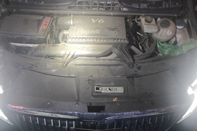 Used Mercedes-Benz Viano  Engine Bay