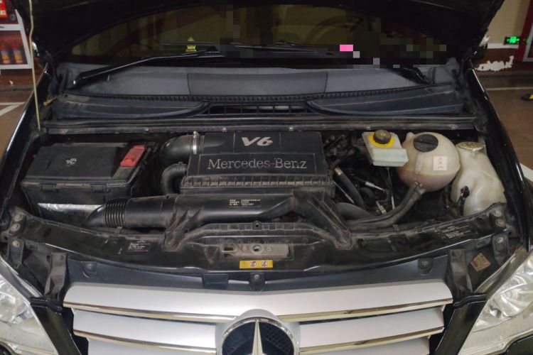 Used Mercedes-Benz Viano 2013 3.0L Comfort Edition Engine Bay