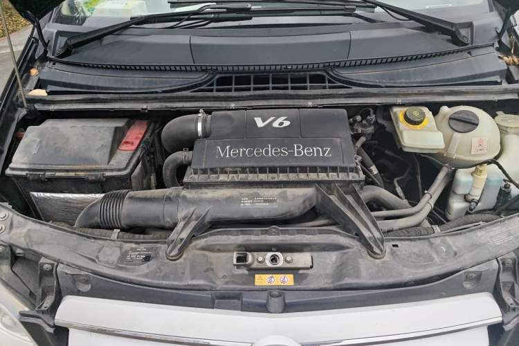 Used Mercedes-Benz Viano 2013 3.0L Navigator Edition Engine Bay