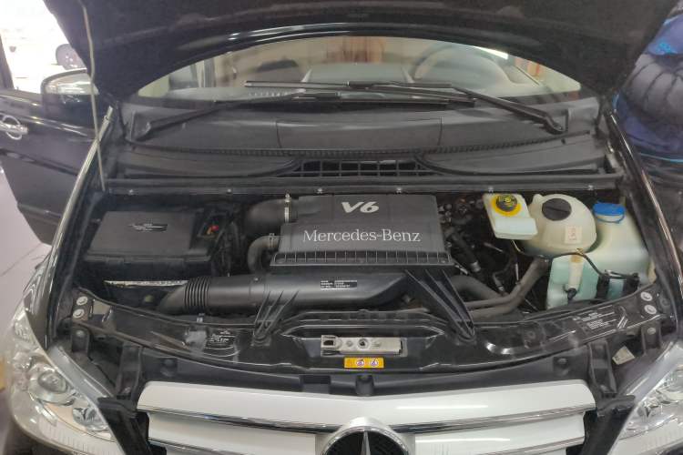 Used Mercedes-Benz Viano 2013 3.0L Navigator Edition Engine Bay