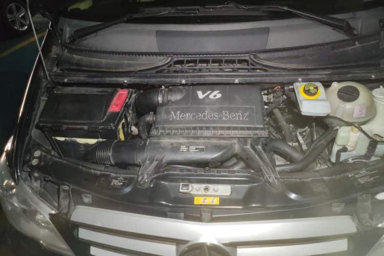 Used Mercedes-Benz Viano 2013 3.0L Navigator Edition Engine Bay