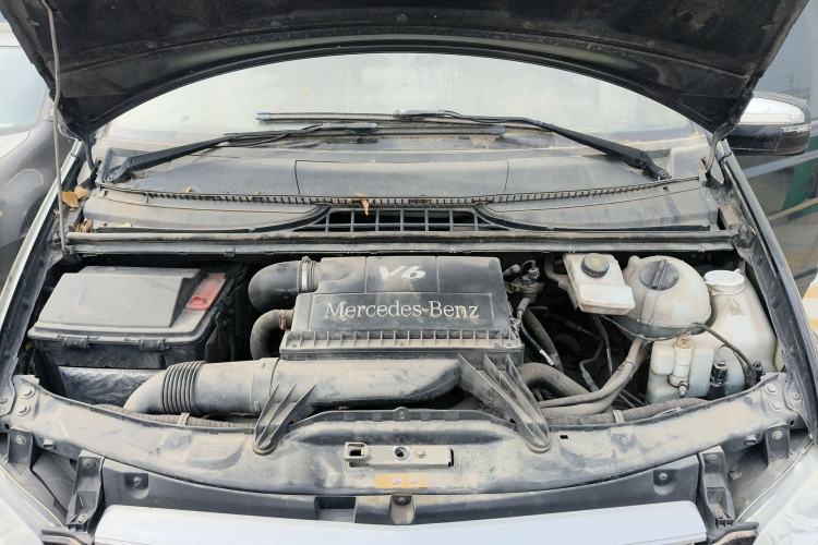 Used Mercedes-Benz Viano 2013 3.5L Haoci version Engine Bay