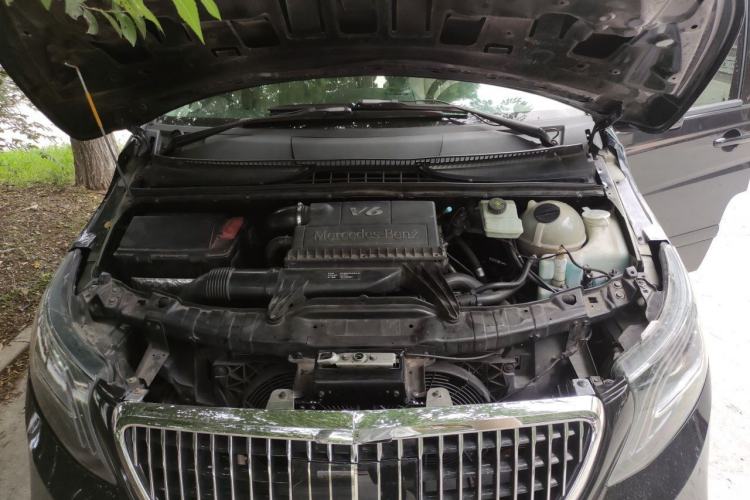 Used Mercedes-Benz Viano 2013 3.0L Navigator Edition Engine Bay