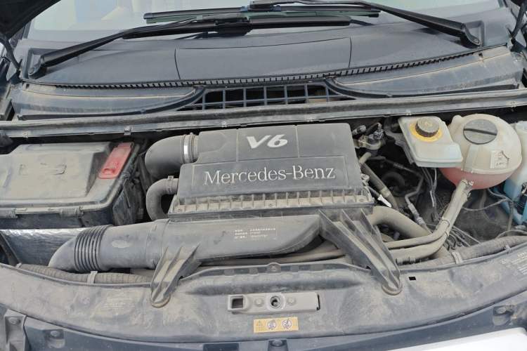Used Mercedes-Benz Viano 2013 3.0L Comfort Edition Engine Bay