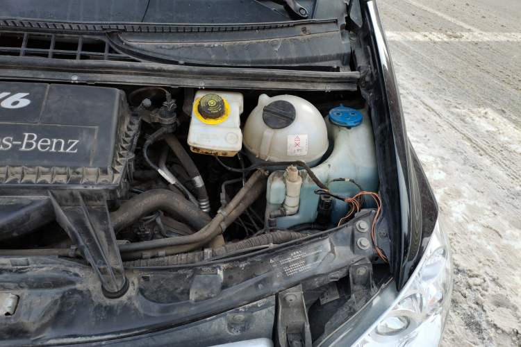 Used Mercedes-Benz Viano 2013 3.0L Navigator Edition Engine Bay Left