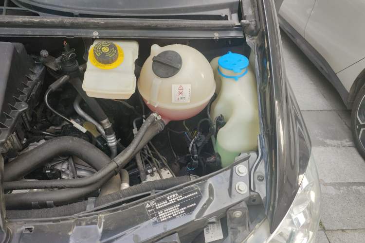 Used Mercedes-Benz Viano 2013 3.0L Comfort Edition Engine Bay Left