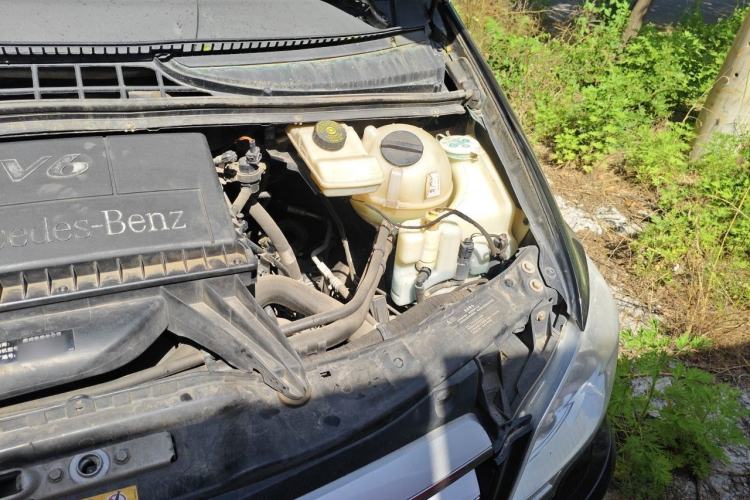 Used Mercedes-Benz Viano 2013 3.5L Haoci version Engine Bay Left