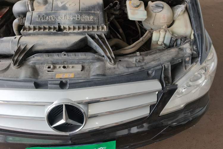 Used Mercedes-Benz Viano 2013 3.0L Navigator Edition Engine Bay Left