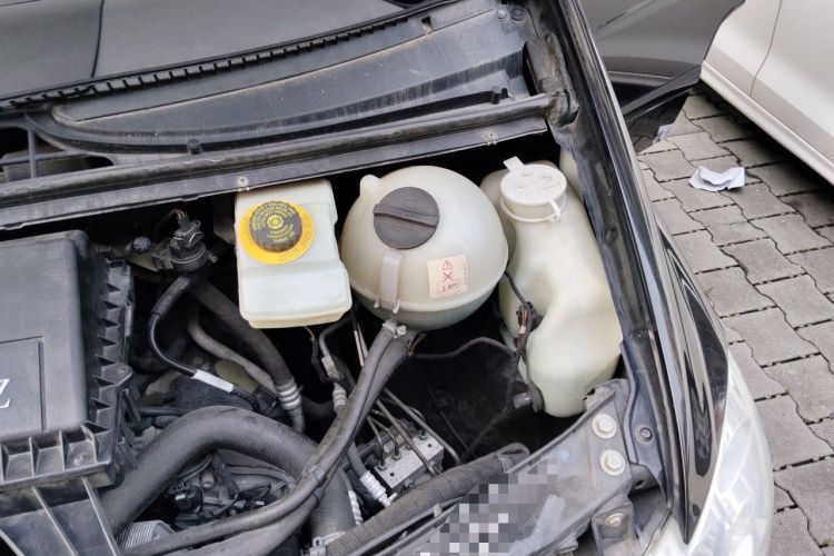 Used Mercedes-Benz Viano 2013 3.0L Comfort Edition Engine Bay Left