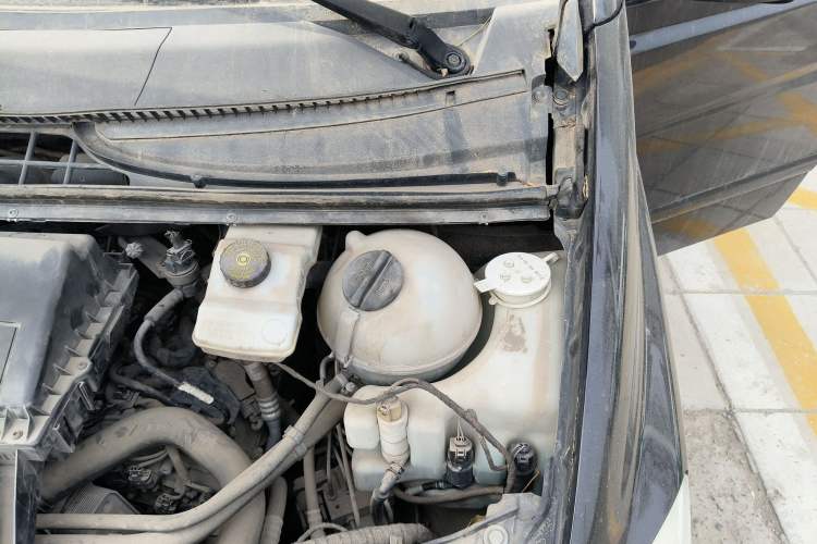 Used Mercedes-Benz Viano 2013 3.5L Haoci version Engine Bay Left
