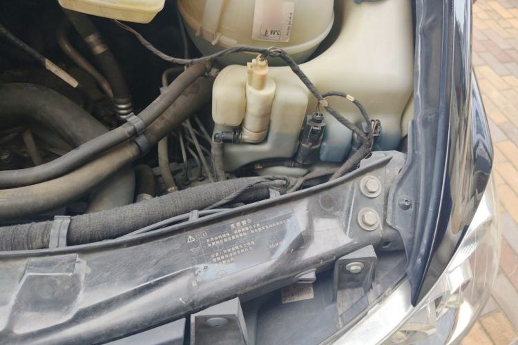 Used Mercedes-Benz Viano 2013 3.0L Navigator Edition Engine Bay Left