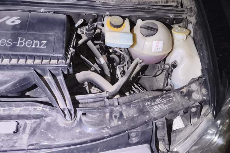 Used Mercedes-Benz Viano 2013 3.0L Comfort Edition Engine Bay Left