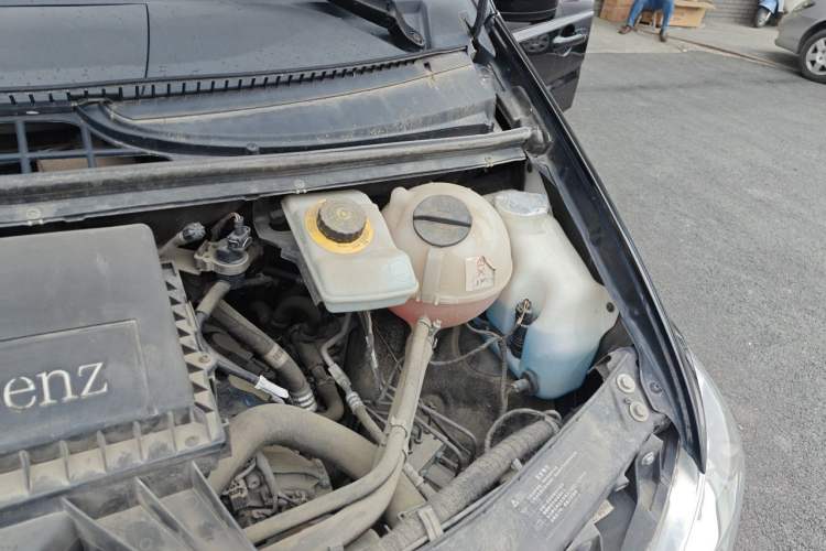 Used Mercedes-Benz Viano 2013 3.0L Comfort Edition Engine Bay Left