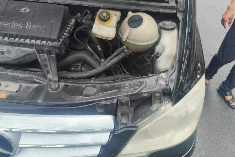 Used Mercedes-Benz Viano 2013 3.0L Comfort Edition Engine Bay Left