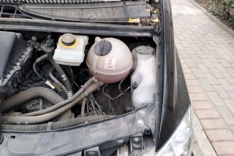 Used Mercedes-Benz Viano 2013 3.0L Hospitality Edition Engine Bay Left