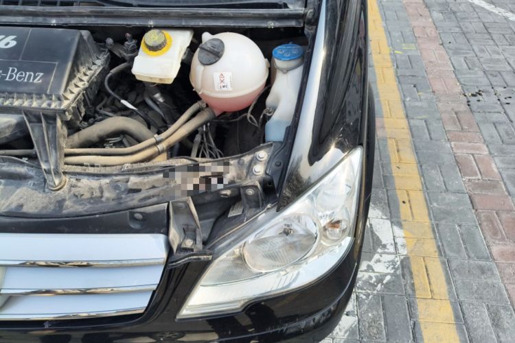 Used Mercedes-Benz Viano 2013 3.0L Comfort Edition Engine Bay Left