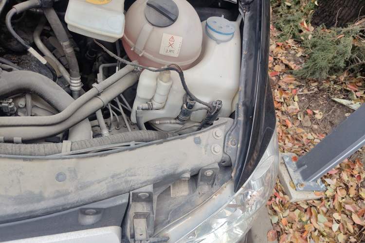 Used Mercedes-Benz Viano 2013 3.0L Navigator Edition Engine Bay Left