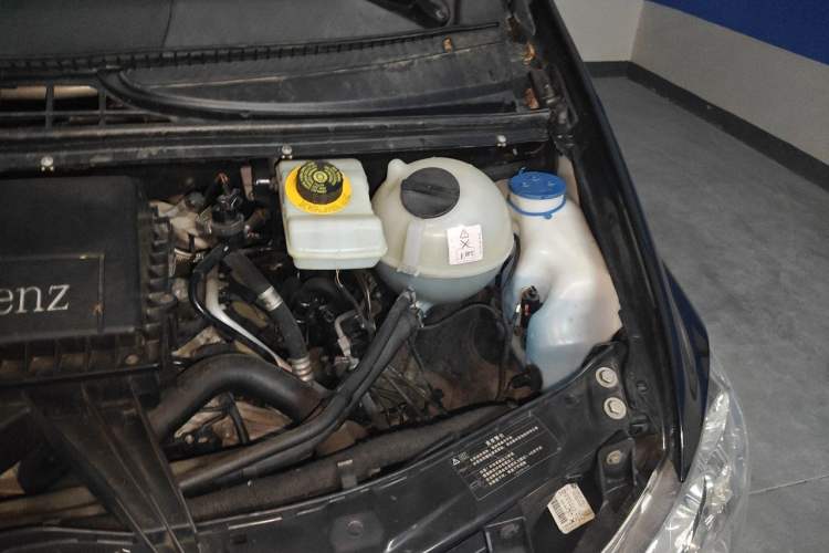 Used Mercedes-Benz Viano 2013 3.0L Comfort Edition Engine Bay Left