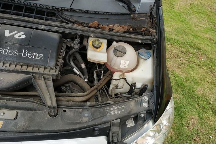 Used Mercedes-Benz Viano 2013 3.0L Navigator Edition Engine Bay Left
