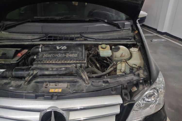Used Mercedes-Benz Viano 2013 3.0L Navigator Edition Engine Bay Left