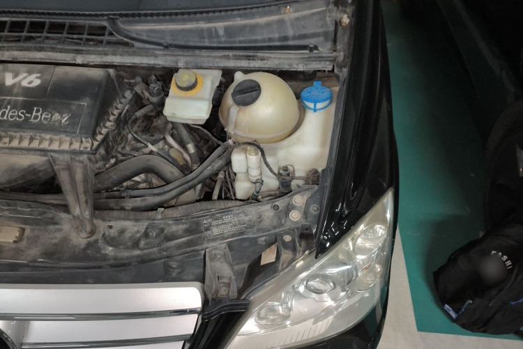Used Mercedes-Benz Viano 2013 3.0L Navigator Edition Engine Bay Left
