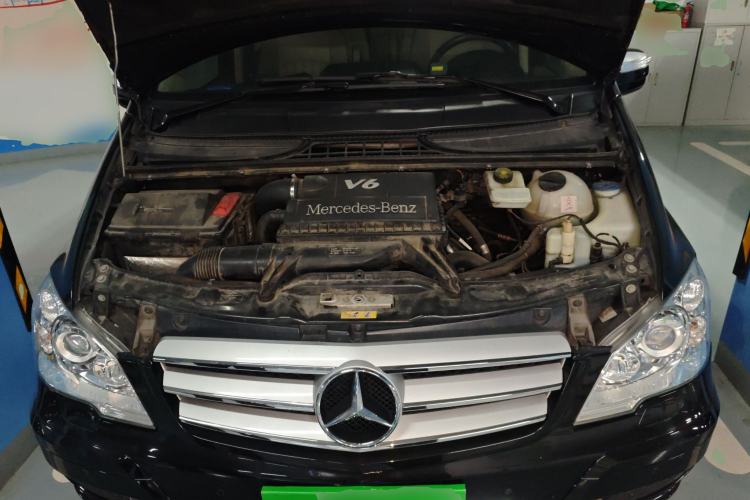 Used Mercedes-Benz Viano 2013 3.5L Haoci version Engine Bay