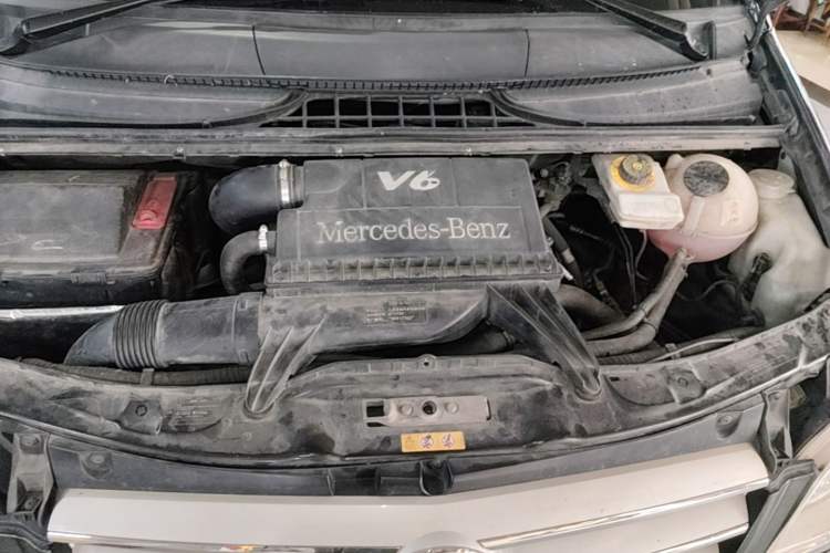 Used Mercedes-Benz Viano 2013 3.0L Comfort Edition Engine Bay