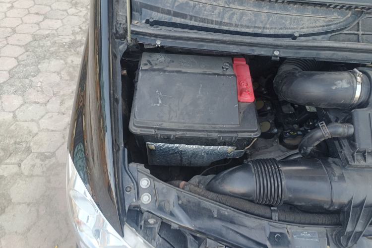 Used Mercedes-Benz Viano 2013 3.5L Haoci version Engine Bay Right