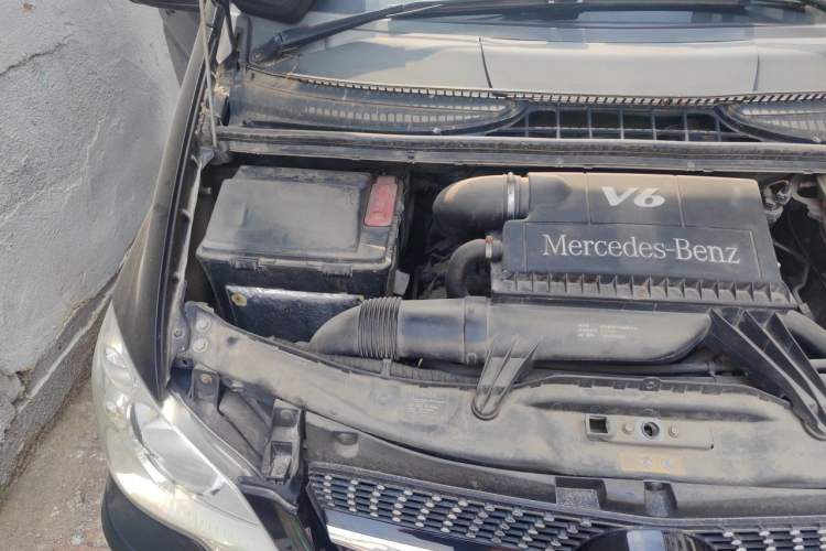 Used Mercedes-Benz Viano 2013 3.0L Comfort Edition Engine Bay Right