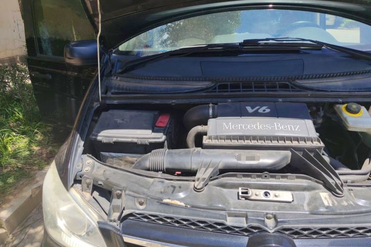 Used Mercedes-Benz Viano 2013 3.0L Navigator Edition Engine Bay Right