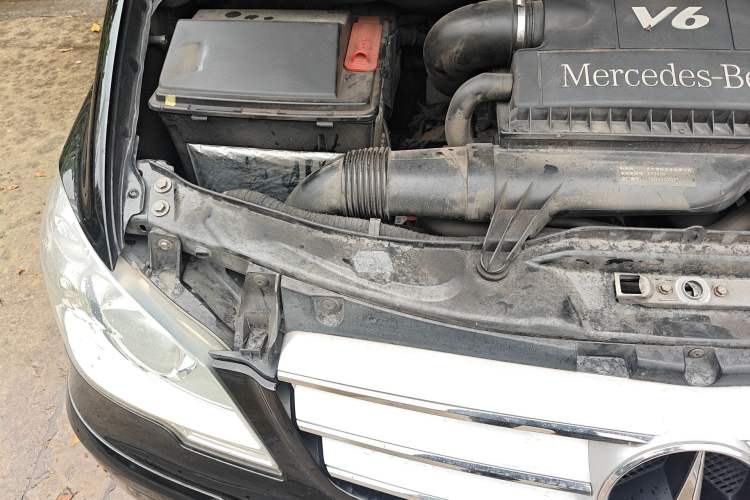 Used Mercedes-Benz Viano 2013 3.0L Comfort Edition Engine Bay Right