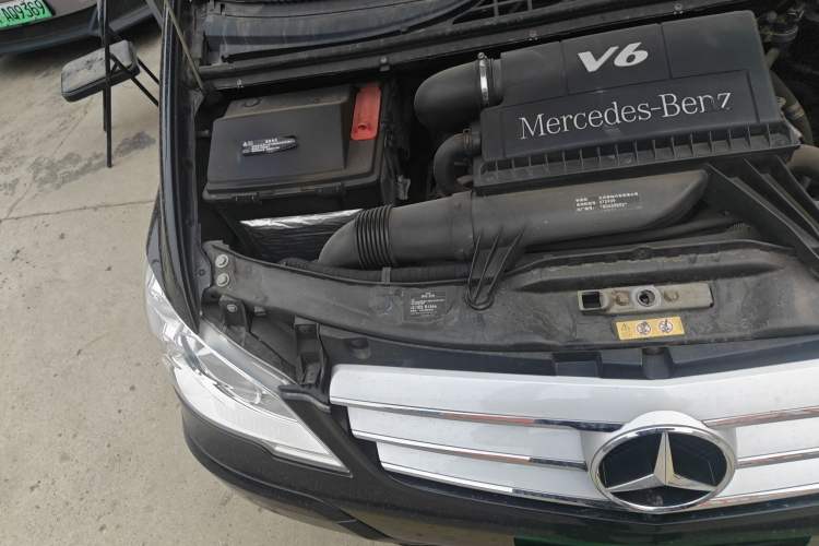 Used Mercedes-Benz Viano 2013 3.0L Comfort Edition Engine Bay Right