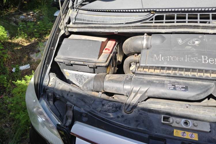Used Mercedes-Benz Viano 2013 3.5L Haoci version Engine Bay Right