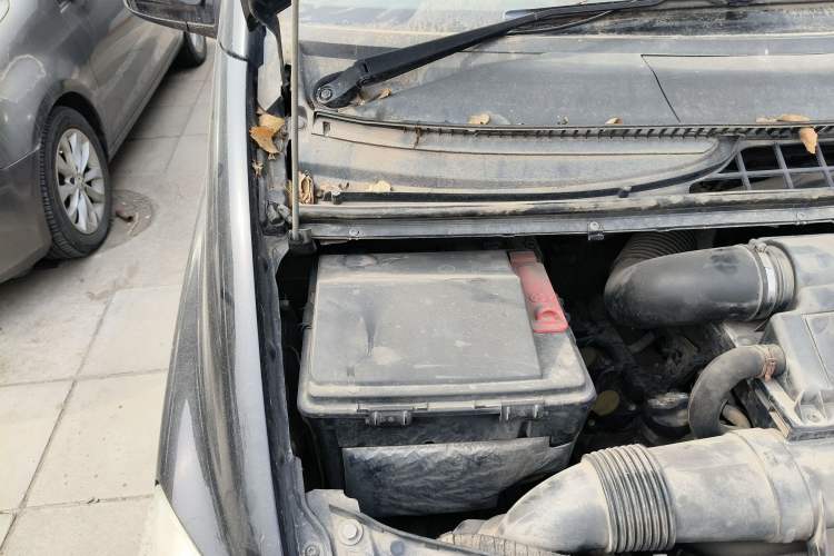 Used Mercedes-Benz Viano 2013 3.5L Haoci version Engine Bay Right