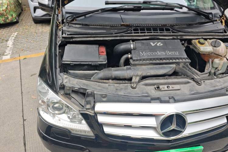 Used Mercedes-Benz Viano 2013 3.0L Navigator Edition Engine Bay Right