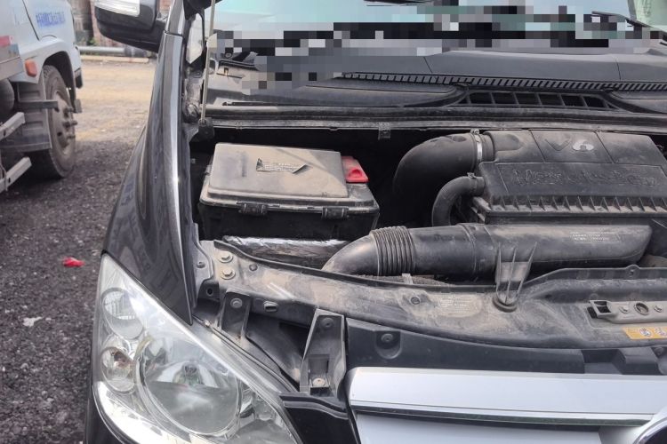 Used Mercedes-Benz Viano 2013 3.0L Comfort Edition Engine Bay Right