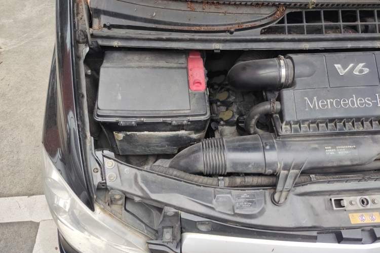 Used Mercedes-Benz Viano 2013 3.0L Comfort Edition Engine Bay Right