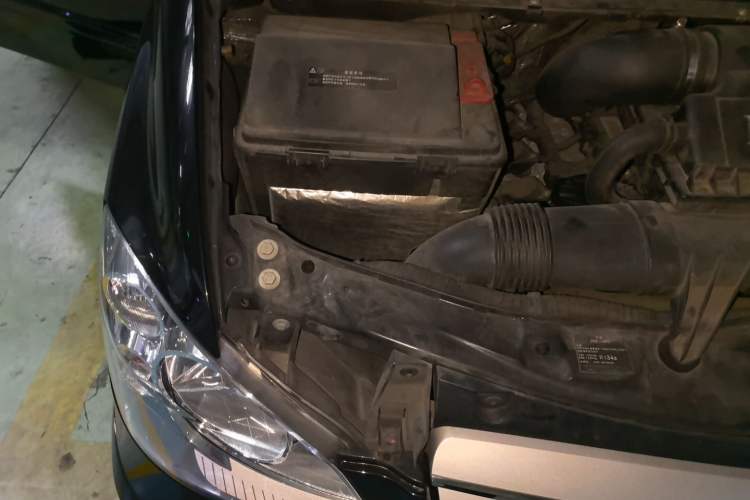 Used Mercedes-Benz Viano 2013 3.0L Comfort Edition Engine Bay Right