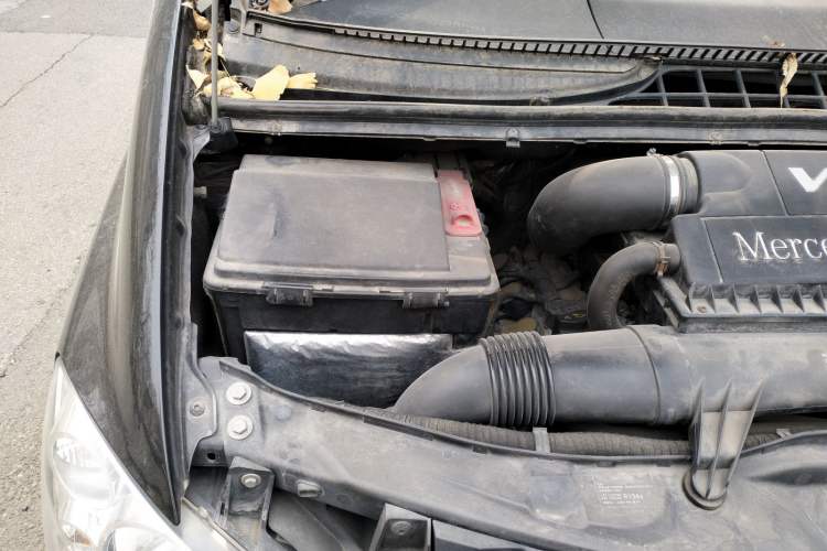 Used Mercedes-Benz Viano 2013 3.0L Hospitality Edition Engine Bay Right