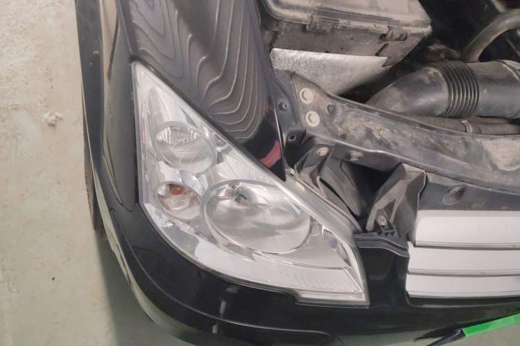 Used Mercedes-Benz Viano 2013 3.0L Hospitality Edition Engine Bay Right