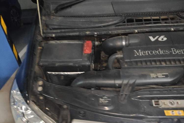 Used Mercedes-Benz Viano 2013 3.0L Comfort Edition Engine Bay Right