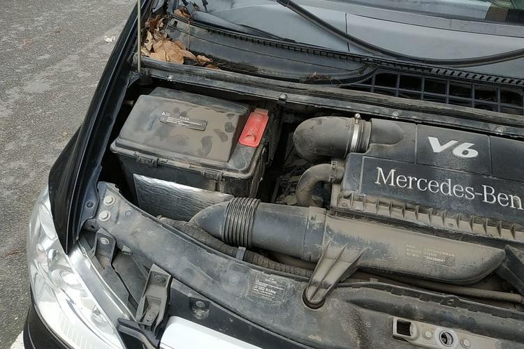 Used Mercedes-Benz Viano 2013 3.0L Navigator Edition Engine Bay Right