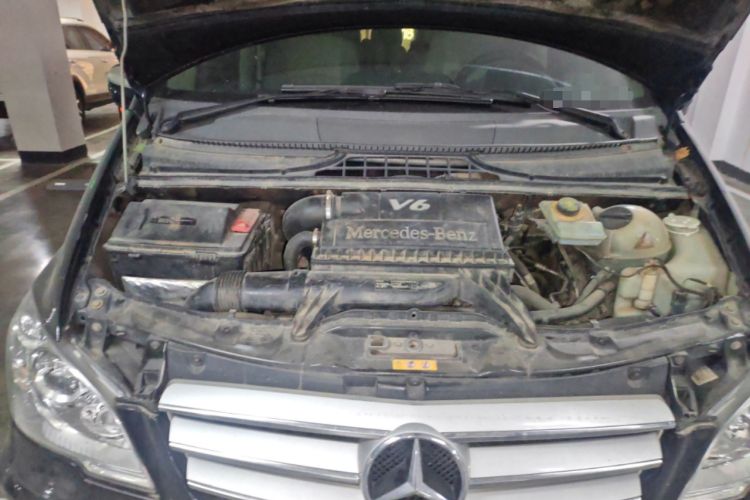 Used Mercedes-Benz Viano 2013 3.0L Navigator Edition Engine Bay Right