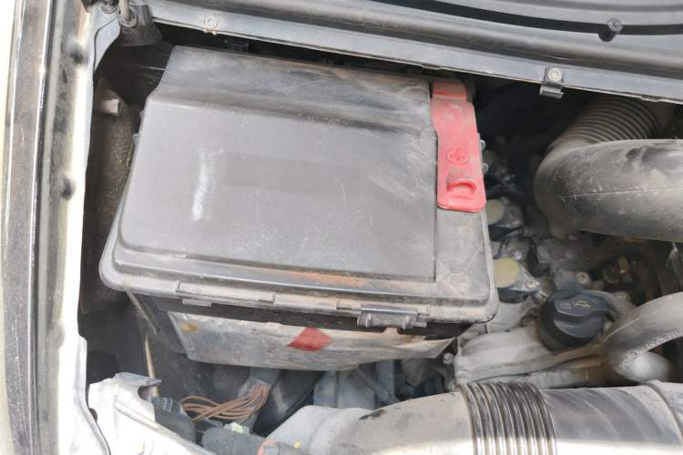 Used Mercedes-Benz Viano 2013 3.0L Hospitality Edition Engine Bay Right