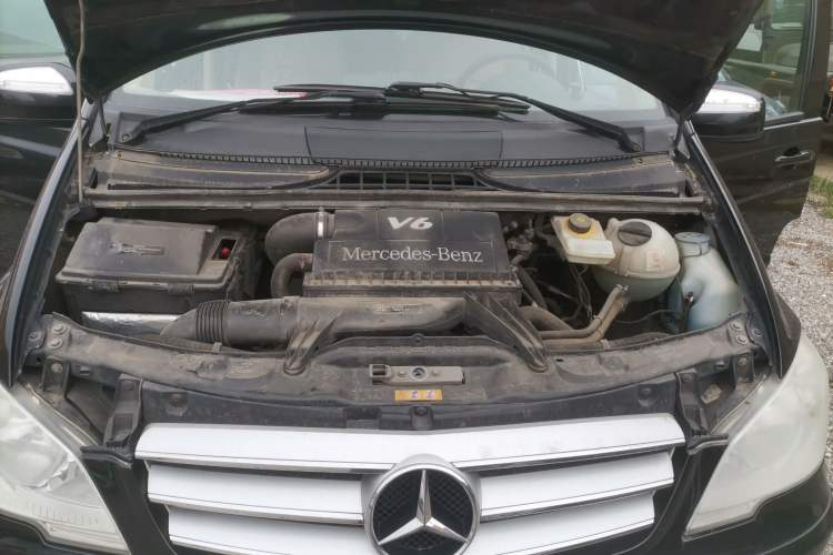 Used Mercedes-Benz Viano 2013 3.0L Comfort Edition Engine Bay