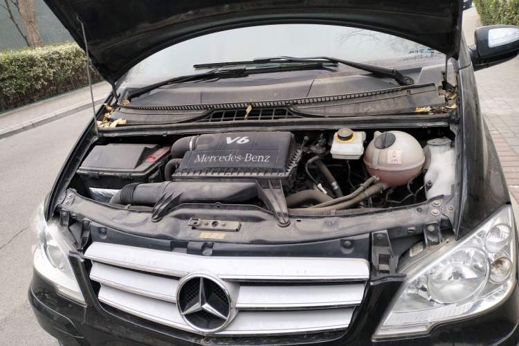 Used Mercedes-Benz Viano 2013 3.0L Hospitality Edition Engine Bay
